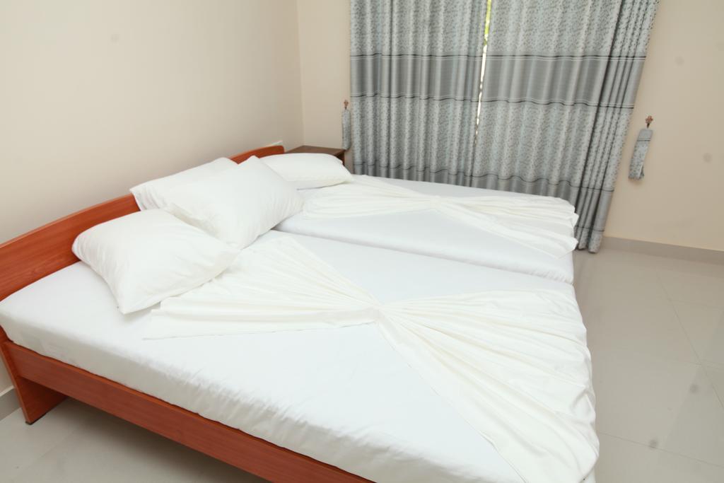 Lavonka Tourist Rest Hotel Anuradhapura Exterior photo