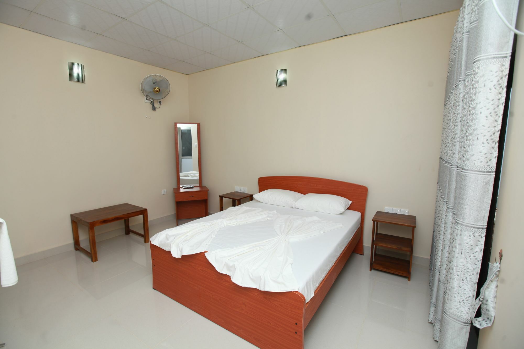 Lavonka Tourist Rest Hotel Anuradhapura Exterior photo