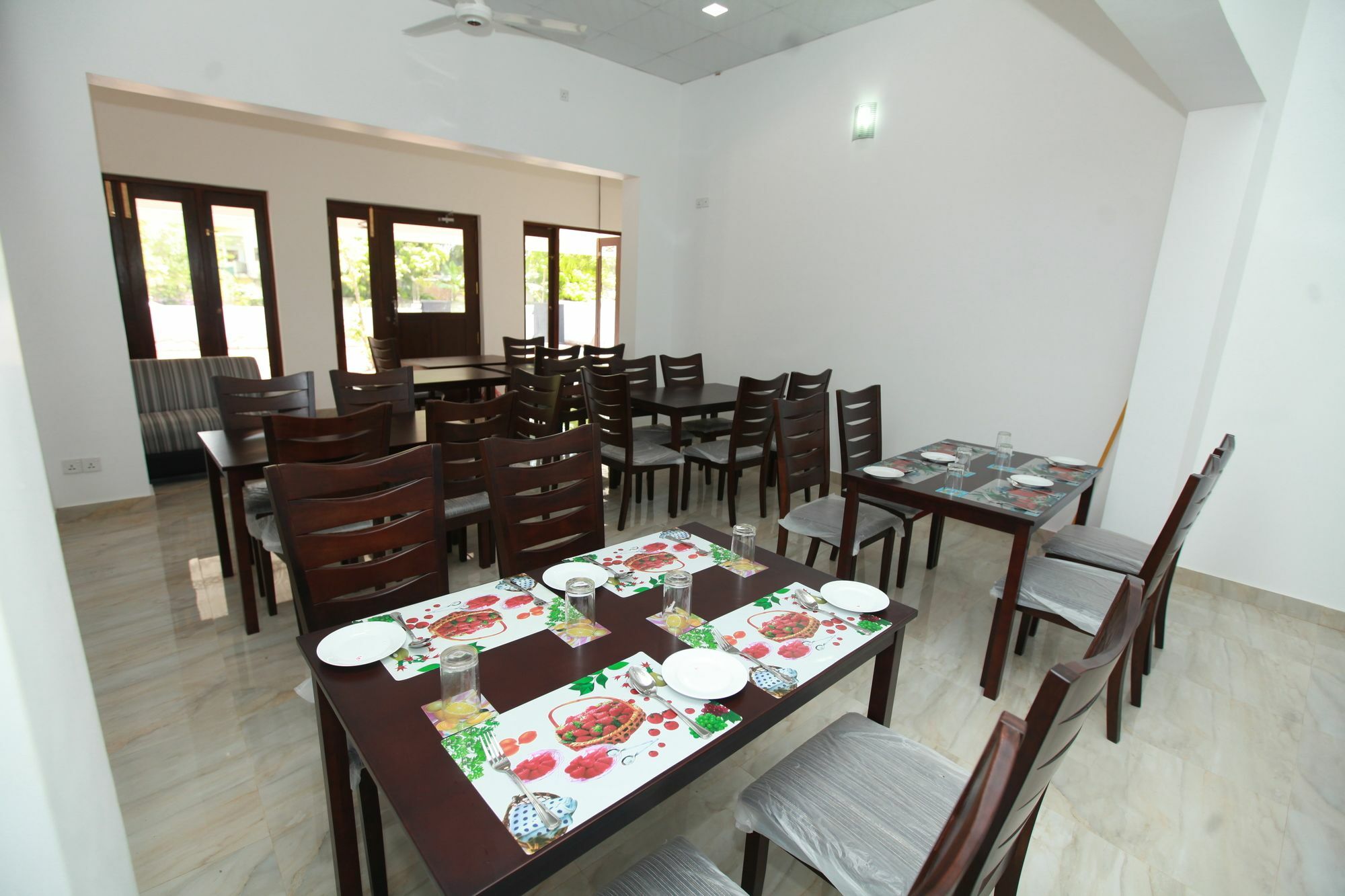Lavonka Tourist Rest Hotel Anuradhapura Exterior photo